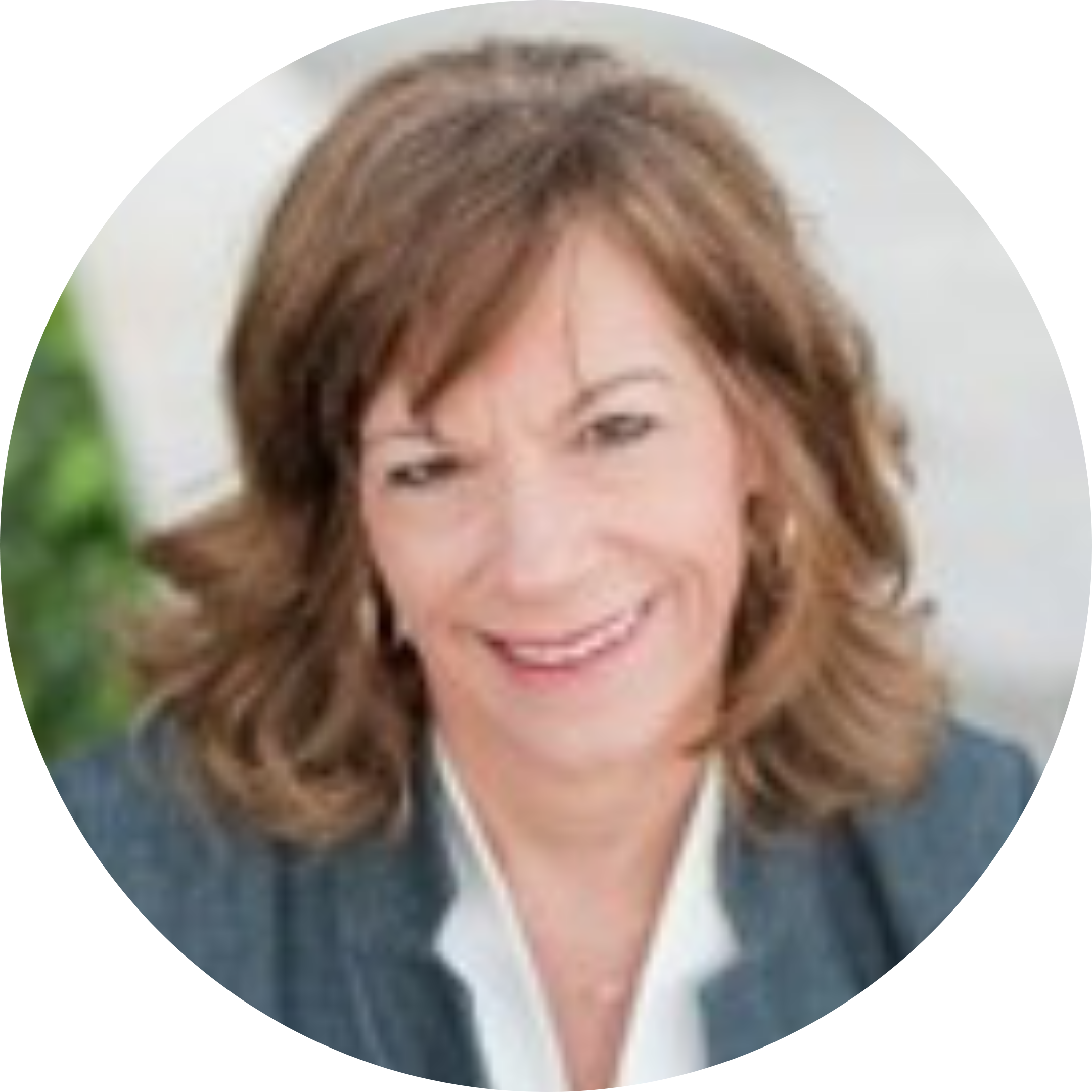 Lynn Williams Headshot